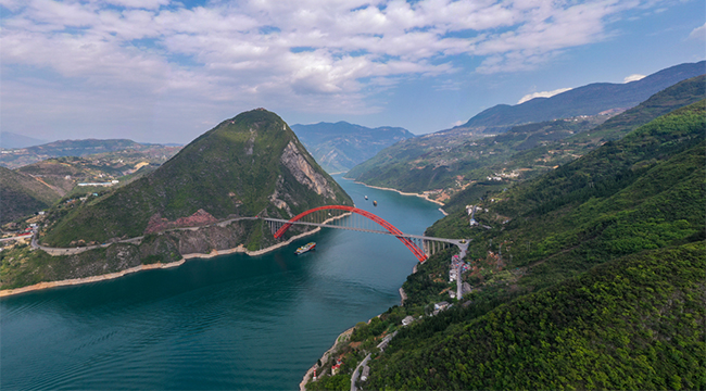 航拍：援助武漢抗擊疫情遊輪順利返回重慶