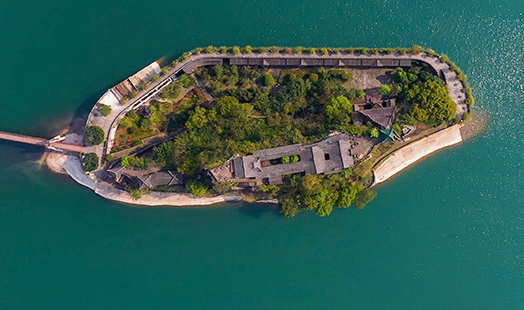 飛閱高峽平湖 山寨變水寨 今朝更好看