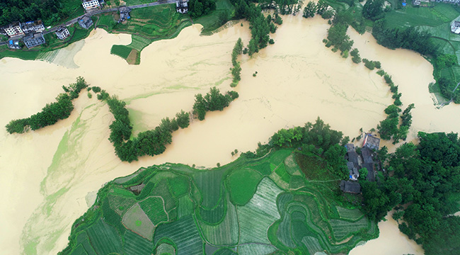 无人机直击：重庆酉阳遭受暴雨袭击 多个乡镇受灾