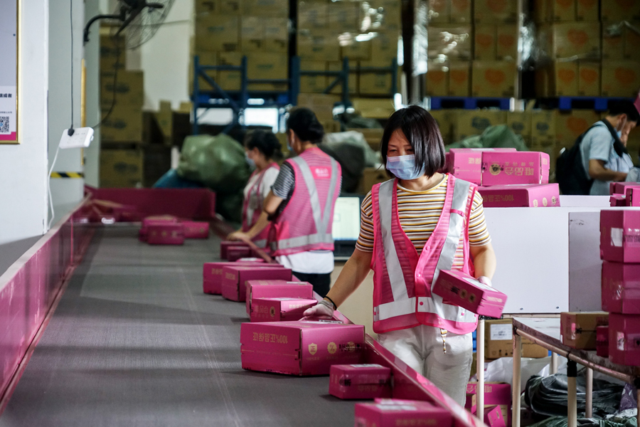 探訪6&bull;18前夕的跨境電商保稅倉