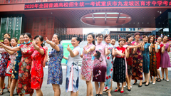 考場外的守候和祝福