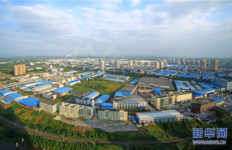 荣昌，位于重庆西部，是川渝两省、市交界处，向称重庆“西大门”。