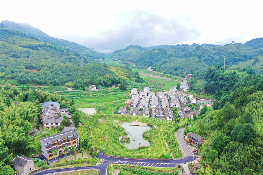 從&ldquo;黑&rdquo;向&ldquo;綠&rdquo;的嬗變&mdash;&mdash;竹海村莊&ldquo;變形記&rdquo;