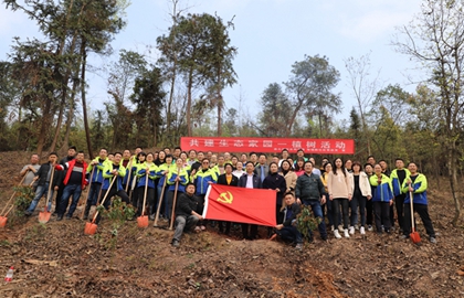 渝北区林业局：三月春风暖 党员干部植树忙