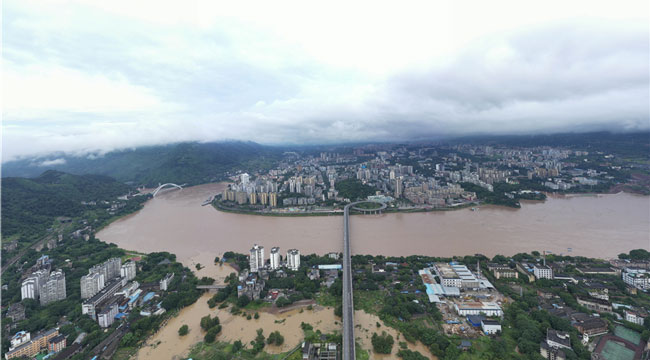 嘉陵江2021“第1號洪水”過境重慶北碚城區 接近警戒水位線