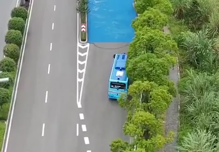 自动驾驶巴士上路了！