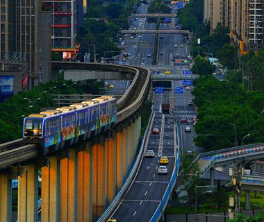 2021首届重庆轨道交通摄影大赛优秀奖《穿梭城市间》