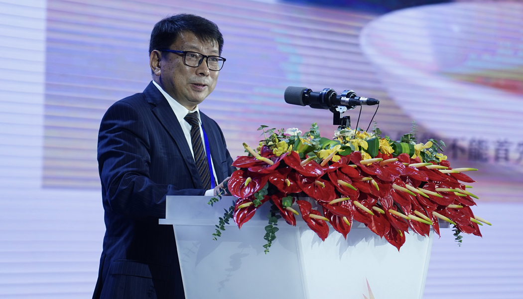 重庆交通大学副校长易志坚报告题目：《跨学科、原创性创新与科学家精神&mdash;&ldquo;沙漠土壤化&rdquo;的研究与实践》