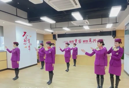 重庆：集中培训服务春运