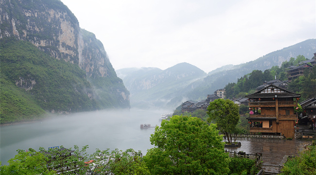 乌江烟雨朦胧 水墨龚滩如画