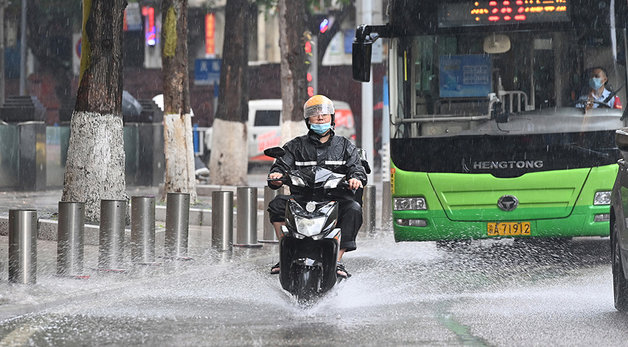 重庆强降雨来袭