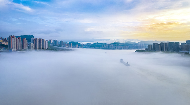 【“飞阅”中国】高峡平湖有多美？烟雨入江南 山水如墨染