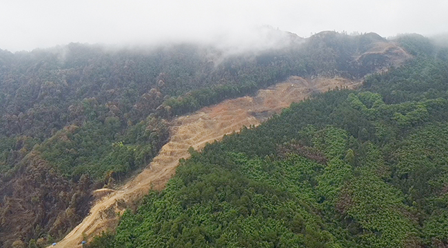 【&ldquo;飞阅&rdquo;中国】这，就是重庆缙云山上被逆行者点亮的隔离带