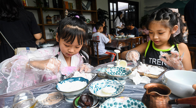 重庆南岸:亲子活动度中秋