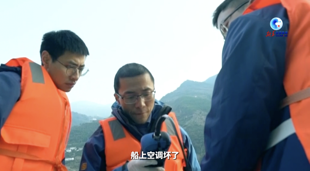 全球连线｜重庆巫山：守护一江碧水的“水医生”