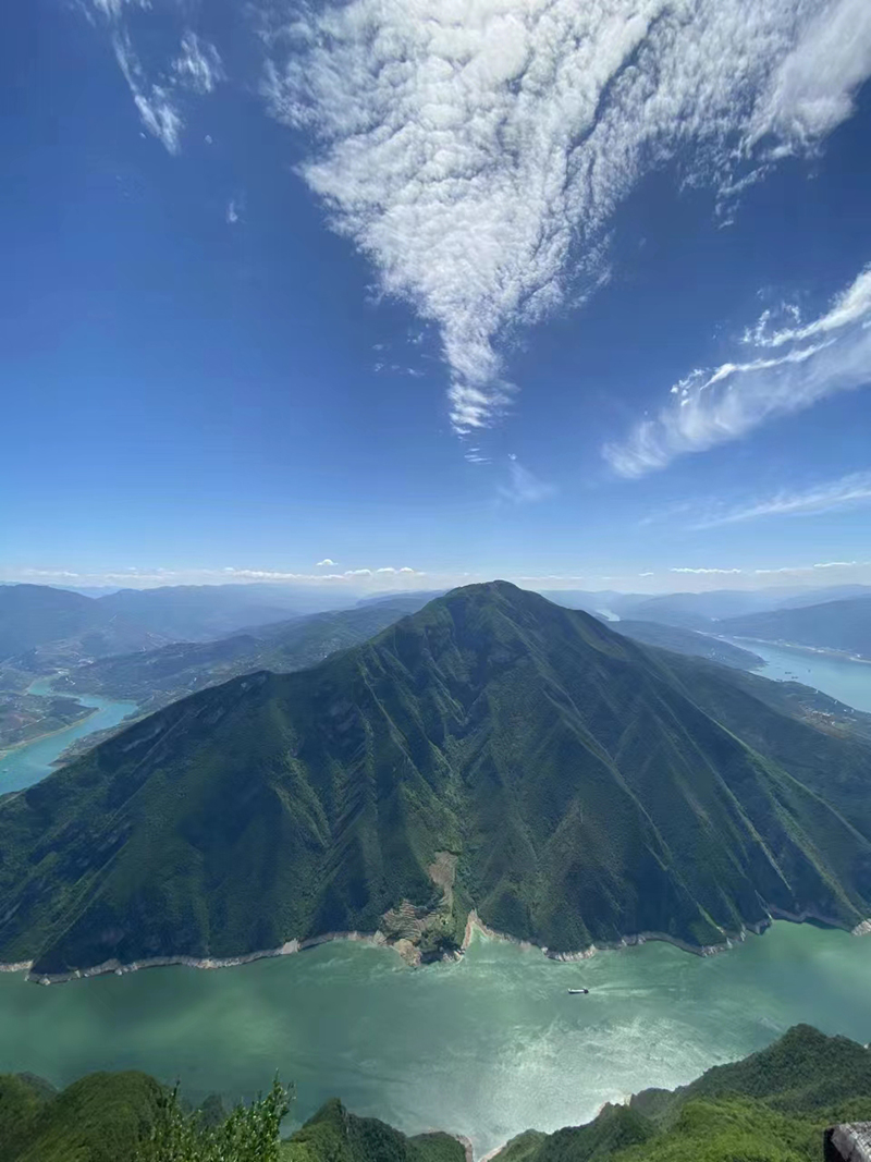 图为长江三峡风光。