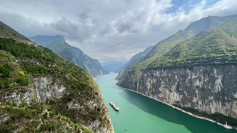 图为长江三峡重庆段。