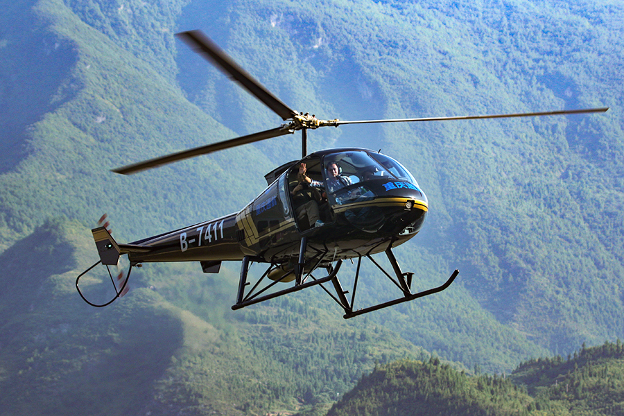 图为王正坤航拍三峡。