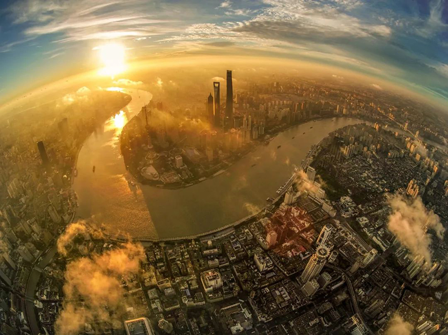 图为王正坤作品《上海》。