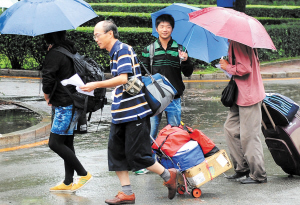 步入大学 亲子之爱适可而止
