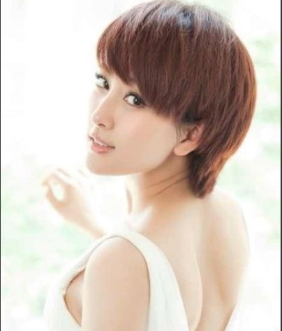 80后女名星微博上晒性感撩人家居照