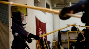 高樓城市間的劍道之路